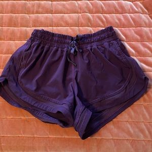 Lululemon hotty hot size 4